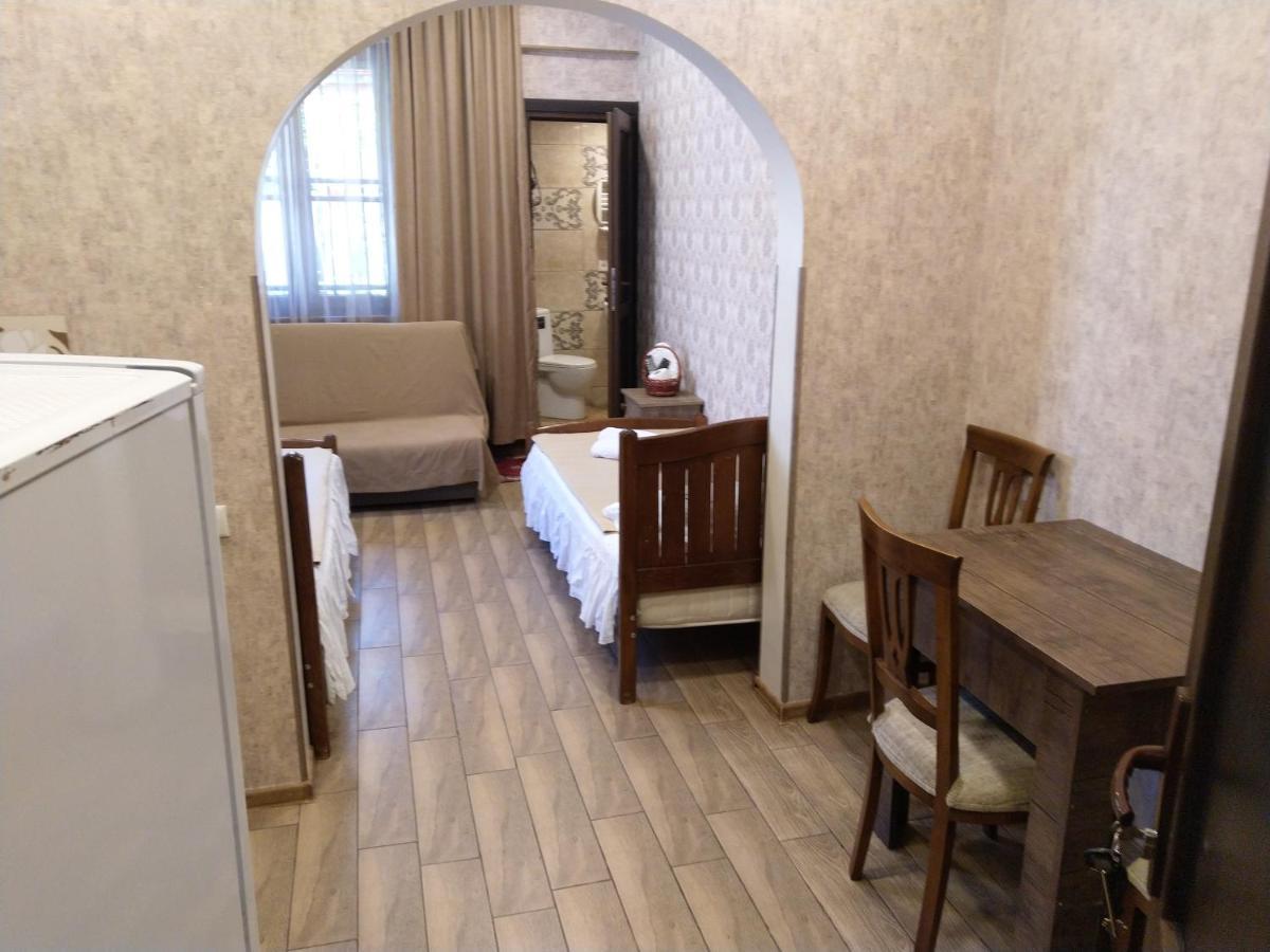 Old Tbilisi Tsiskari Apt Exterior photo