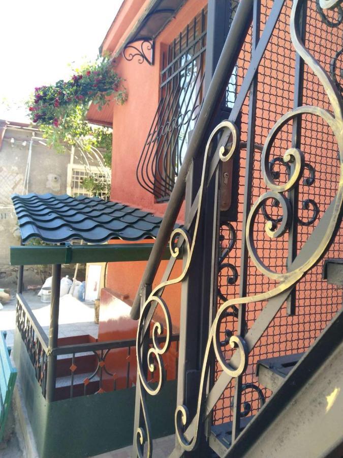 Old Tbilisi Tsiskari Apt Exterior photo